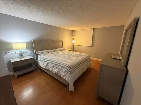 2625 Collins Avenue Miami Beach FL 33140
