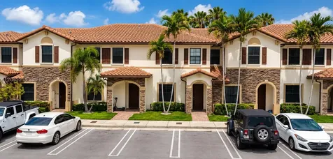 8954 W 35th Way Hialeah FL 33018