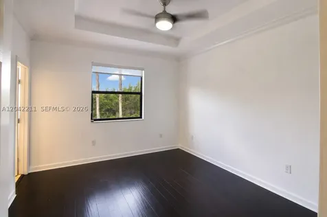 8954 W 35th Way Hialeah FL 33018
