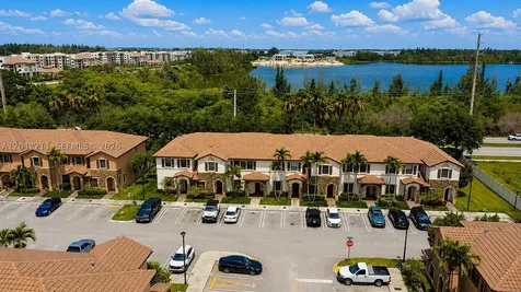 8954 W 35th Way Hialeah FL 33018