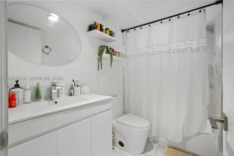 1614 West Avenue Miami Beach FL 33139