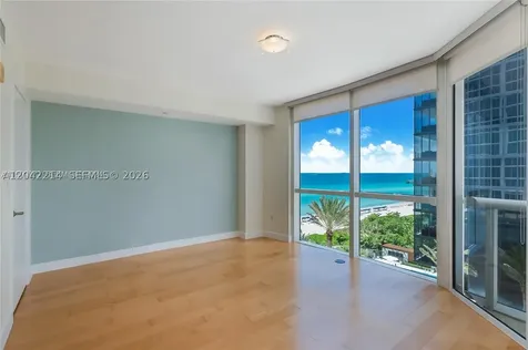 17201 Collins Ave+den Sunny Isles Beach FL 33160