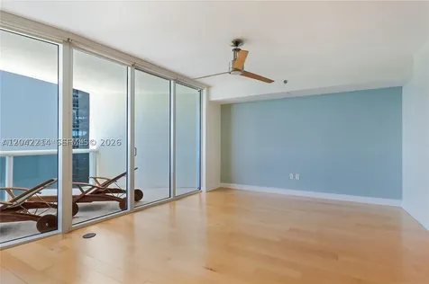 17201 Collins Ave+den Sunny Isles Beach FL 33160