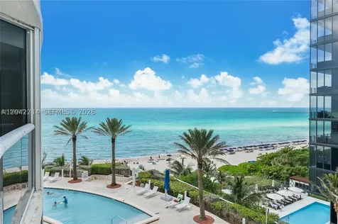 17201 Collins Ave+den Sunny Isles Beach FL 33160