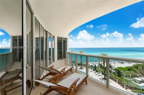 17201 Collins Ave+den Sunny Isles Beach FL 33160