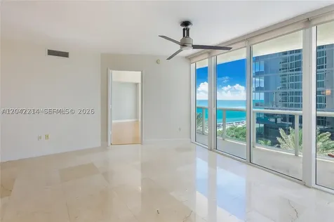 17201 Collins Ave+den Sunny Isles Beach FL 33160