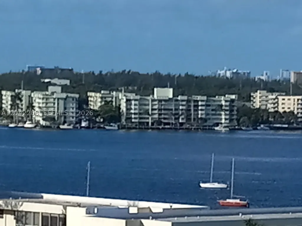 18021 Biscayne Boulevard Aventura FL 33160