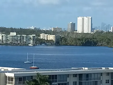 18021 Biscayne Boulevard Aventura FL 33160