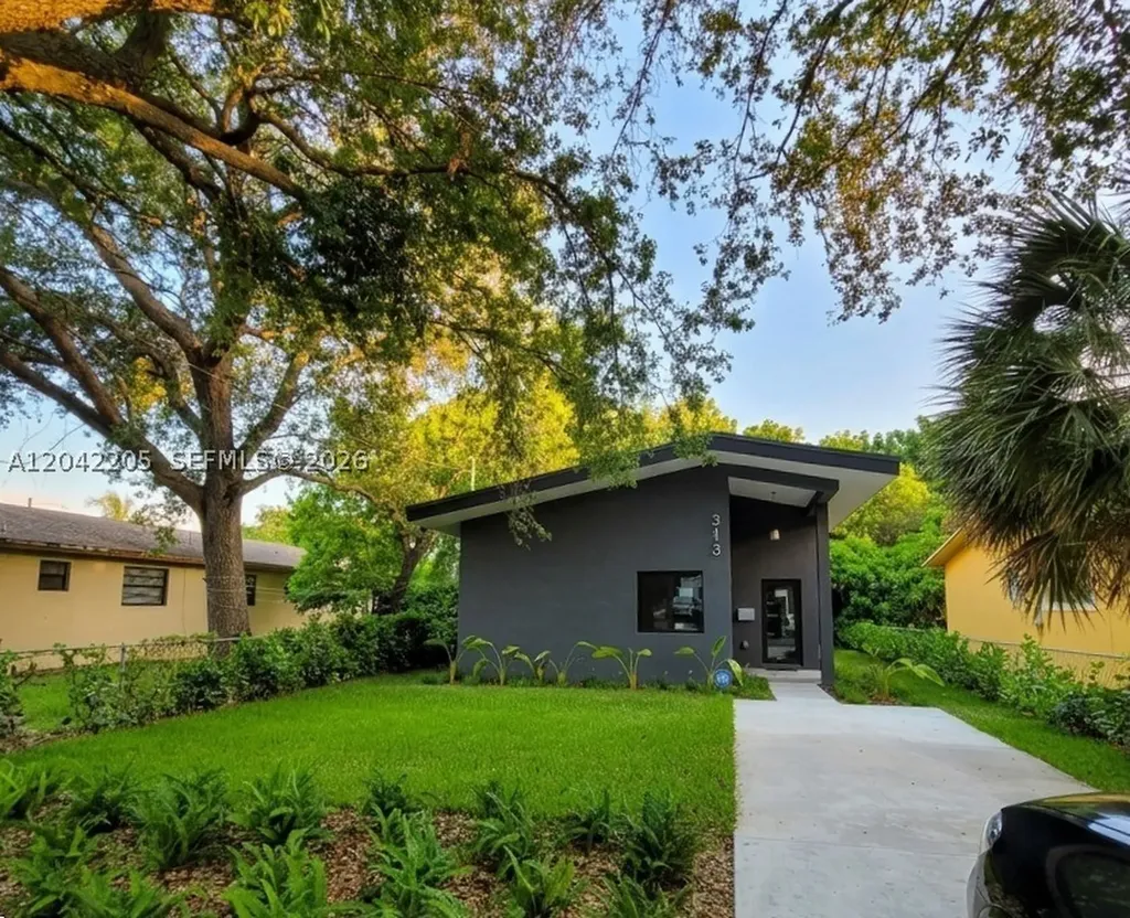 313 NE 169th Street North Miami Beach FL 33162