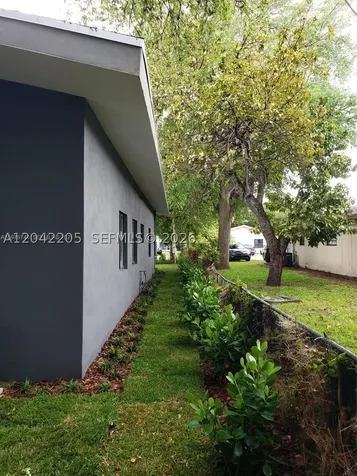 313 NE 169th Street North Miami Beach FL 33162