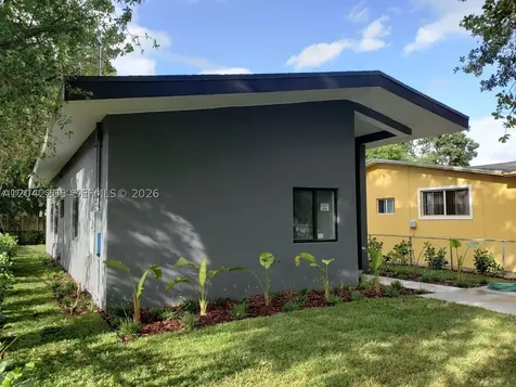 313 NE 169th Street North Miami Beach FL 33162