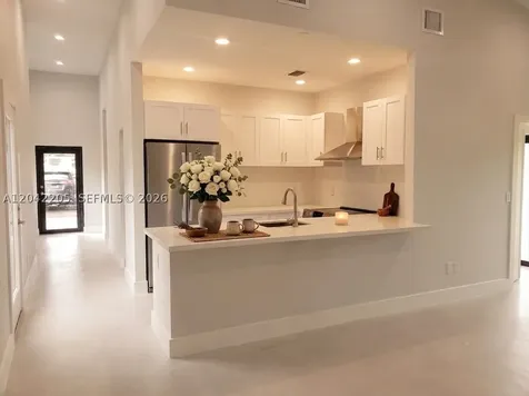 313 NE 169th Street North Miami Beach FL 33162