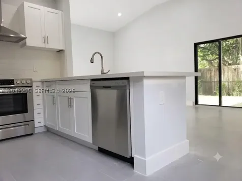 313 NE 169th Street North Miami Beach FL 33162