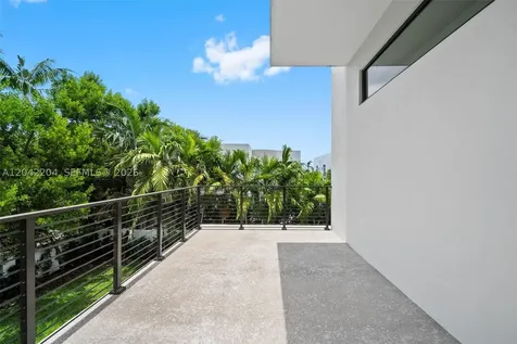 6814 NW 104th Court Doral FL 33178