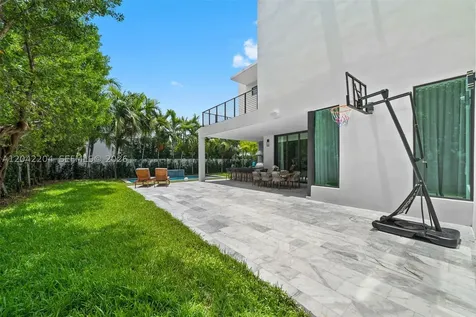 6814 NW 104th Court Doral FL 33178