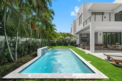 6814 NW 104th Court Doral FL 33178