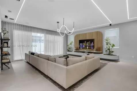 7533 NW 98th Court Doral FL 33178
