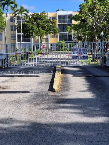942 NE 199th Street Miami FL 33179