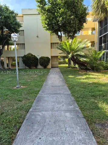 942 NE 199th Street Miami FL 33179