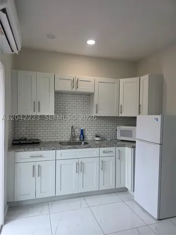 1281 Redbird Avenue Miami Springs FL 33166