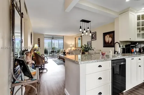 415 SE 11th Terrace Dania Beach FL 33004