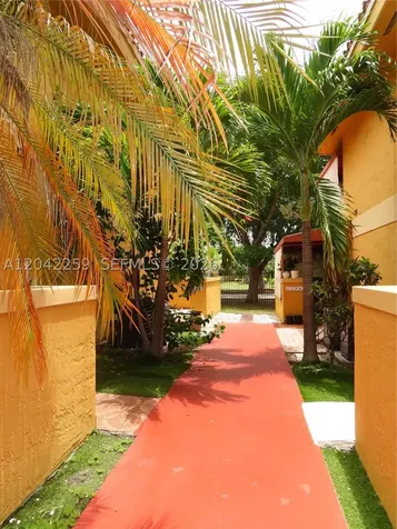 13894 SW 65th Terrace Miami FL 33183