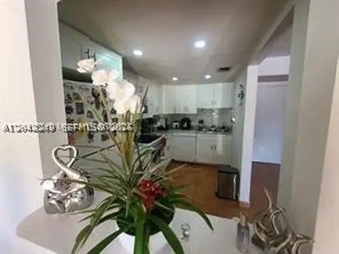 20 NW 87th Avenue Miami FL 33172