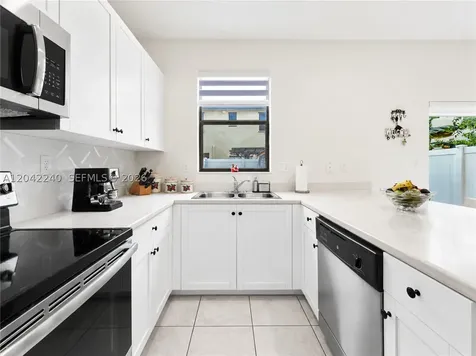 10604 W 33rd Lane Hialeah FL 33018