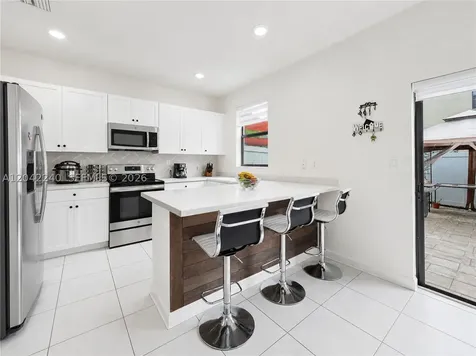 10604 W 33rd Lane Hialeah FL 33018