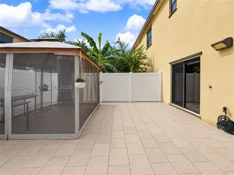 10604 W 33rd Lane Hialeah FL 33018