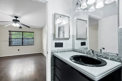 681 Thornridge Avenue Davie FL 33325