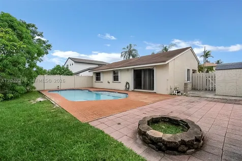 681 Thornridge Avenue Davie FL 33325