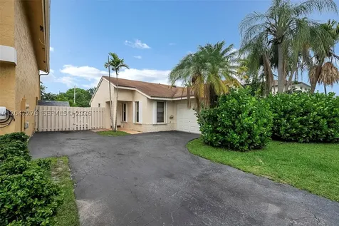 681 Thornridge Avenue Davie FL 33325