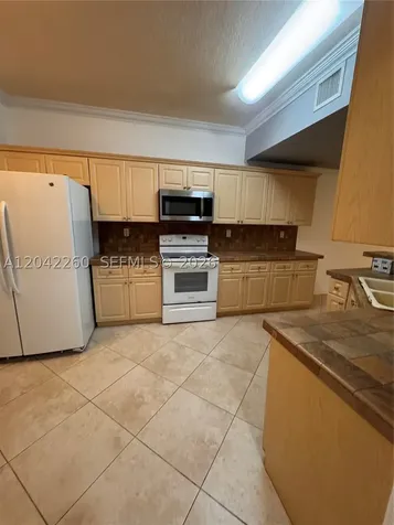 8810 W Flagler Street Miami FL 33174
