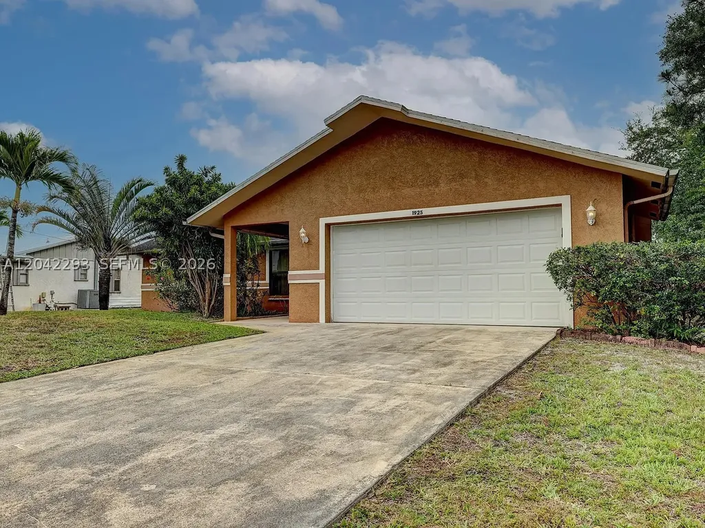 1925 SE Floresta Drive Port St. Lucie FL 34983