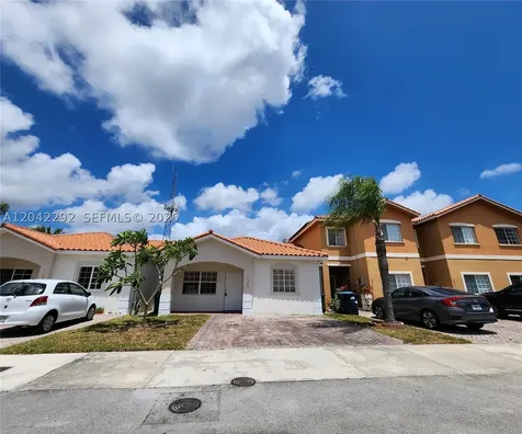 10949 SW 181 Te Miami FL 33157