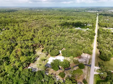 260 35th Avenue NW Naples FL 34120