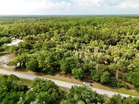 260 35th Avenue NW Naples FL 34120