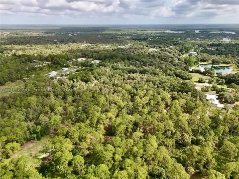 260 35th Avenue NW Naples FL 34120