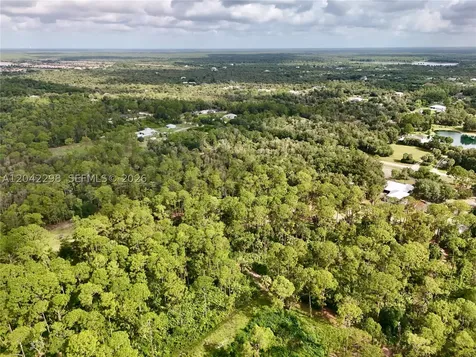 260 35th Avenue NW Naples FL 34120