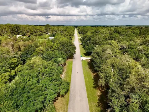 260 35th Avenue NW Naples FL 34120