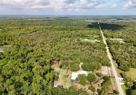 260 35th Avenue NW Naples FL 34120