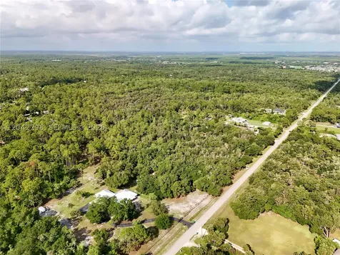260 35th Avenue NW Naples FL 34120