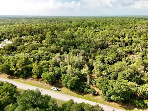 280 35th Avenue NW Naples FL 34120