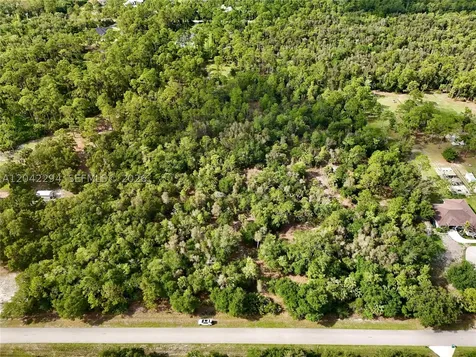280 35th Avenue NW Naples FL 34120