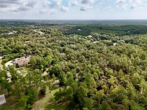 280 35th Avenue NW Naples FL 34120