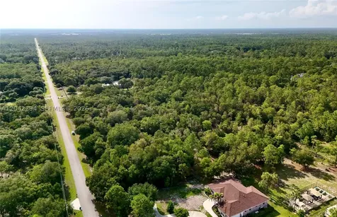 280 35th Avenue NW Naples FL 34120
