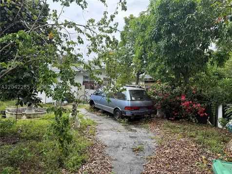 16225 NE 2nd Avenue Miami FL 33162