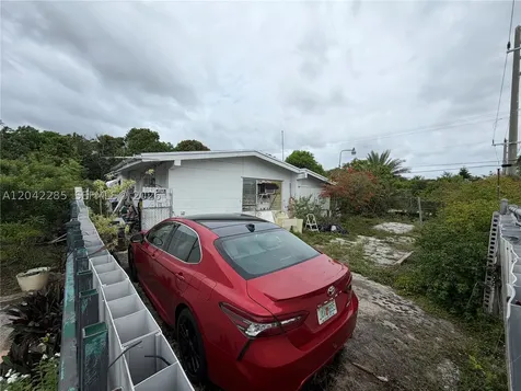 16225 NE 2nd Avenue Miami FL 33162