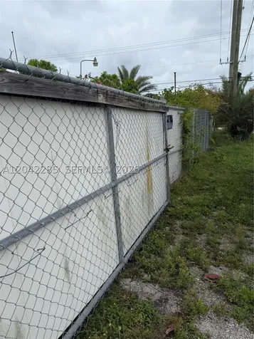 16225 NE 2nd Avenue Miami FL 33162